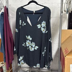 Navy Blue Floral Long Bell Sleeve Dress / Like New / Size Small